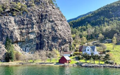 Fiordos Noruegos .
 
 
 …