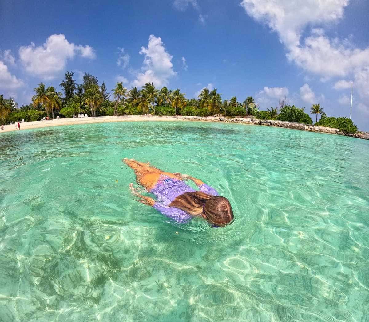 Dhiffushi Maldivas Snorkeling